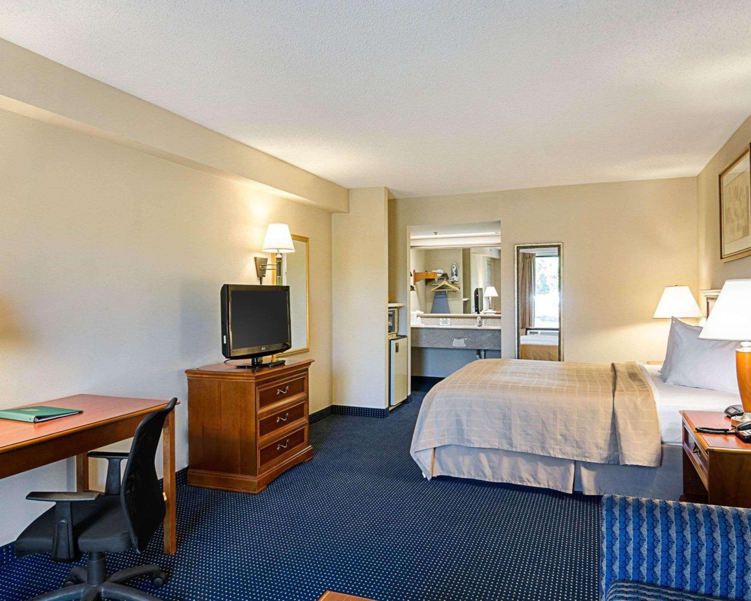 Quality Inn Troutville - Roanoke North Eksteriør bilde