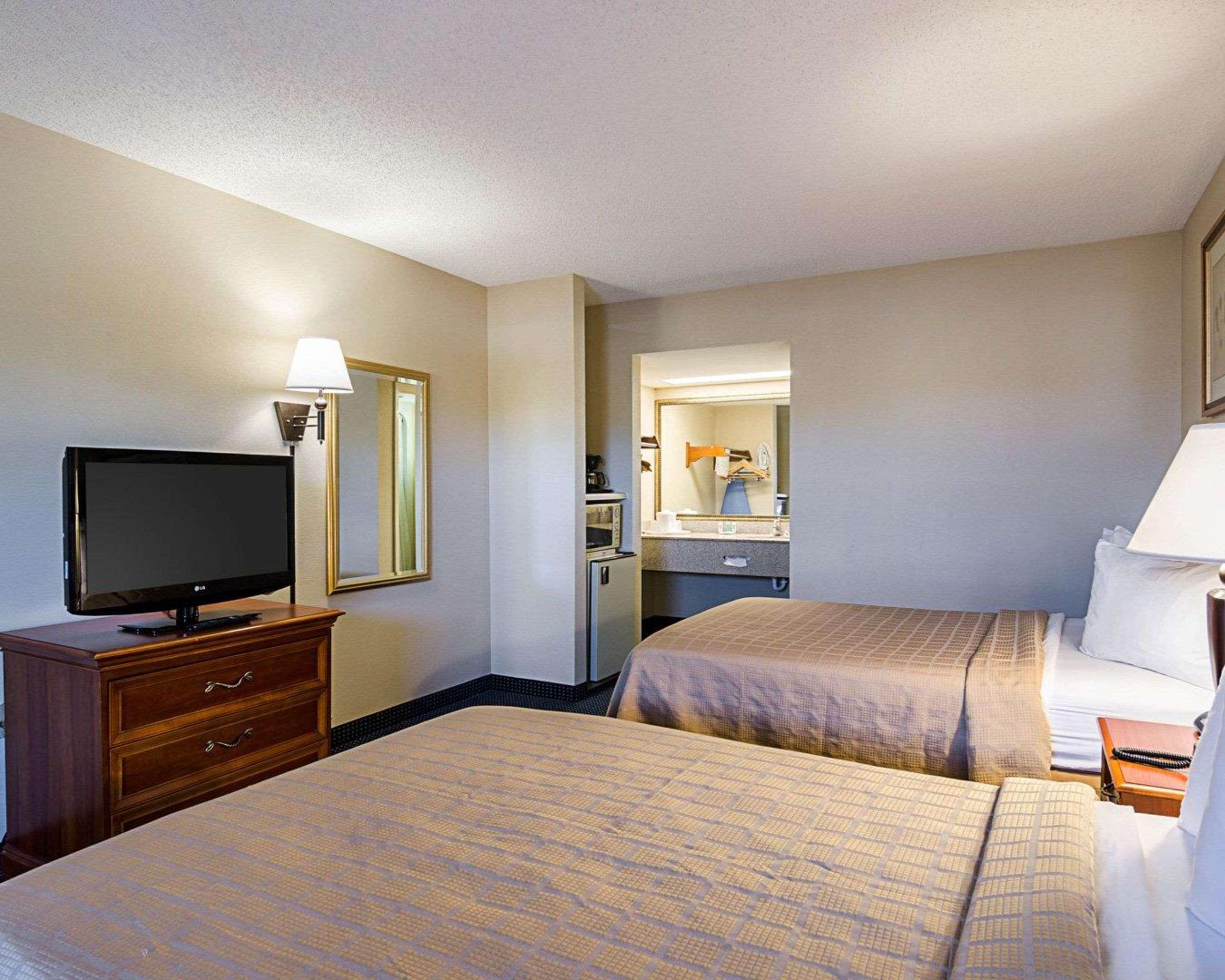 Quality Inn Troutville - Roanoke North Eksteriør bilde
