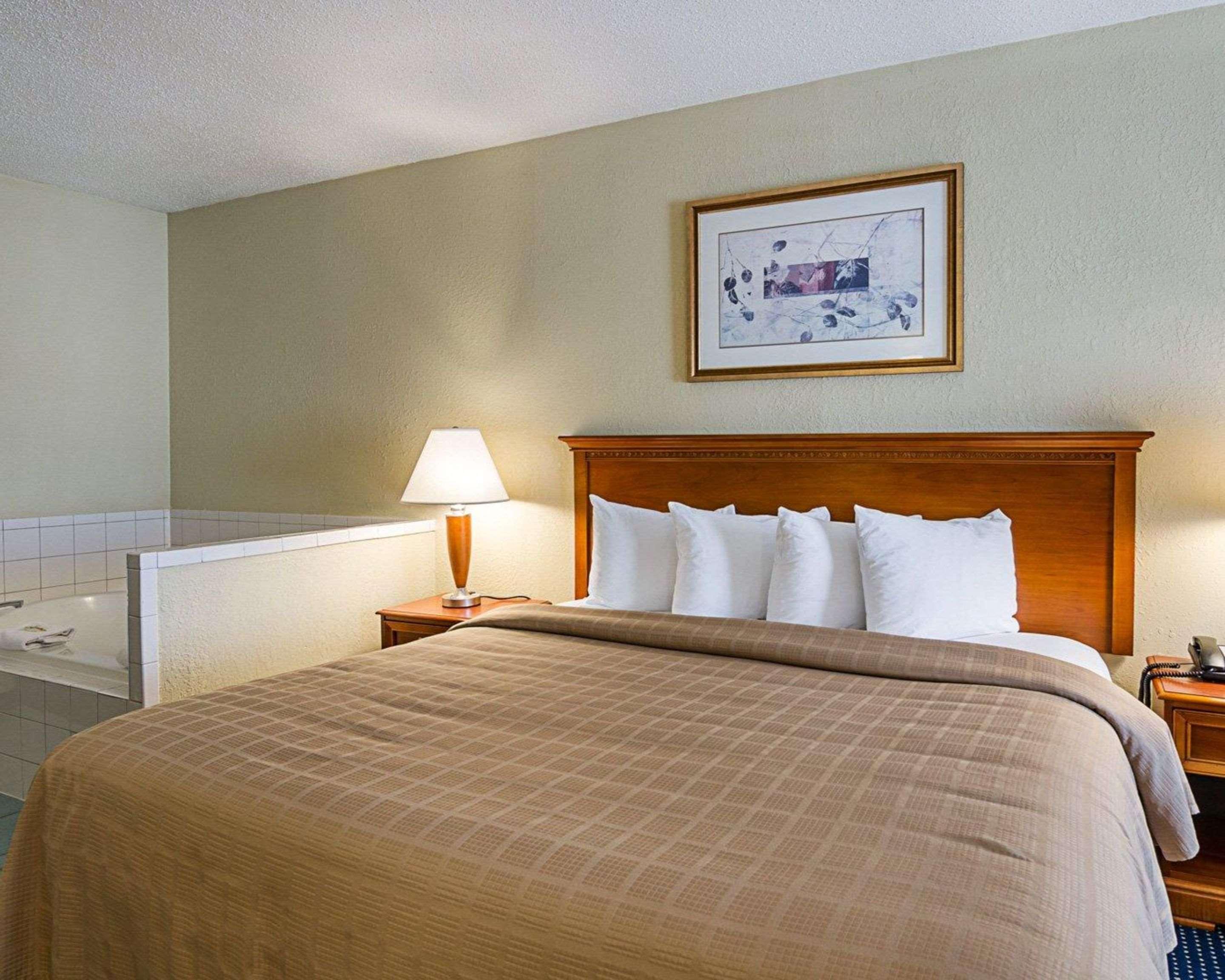 Quality Inn Troutville - Roanoke North Eksteriør bilde