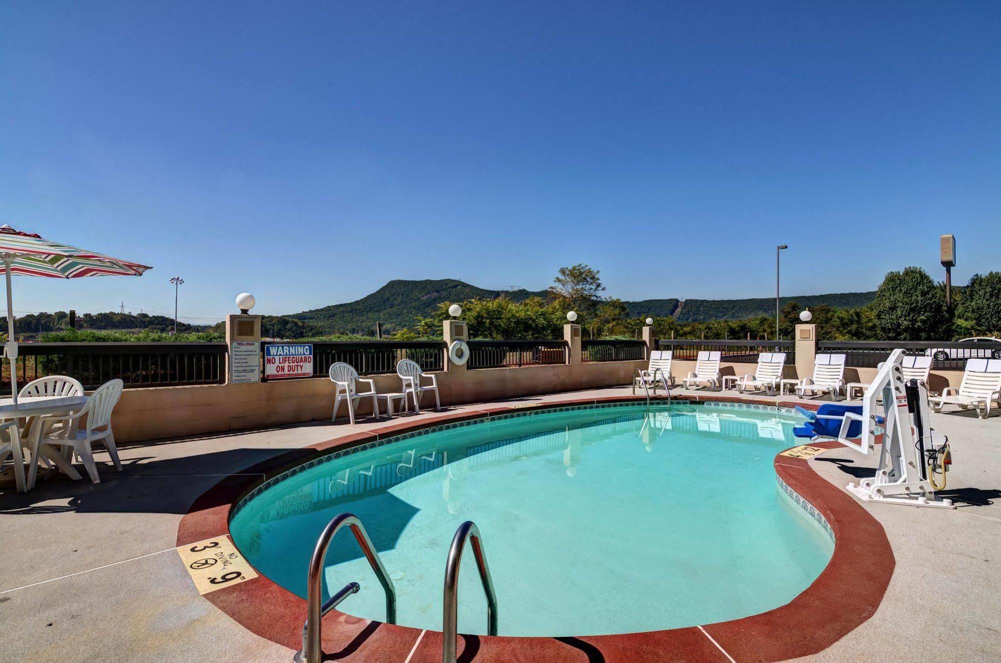 Quality Inn Troutville - Roanoke North Eksteriør bilde